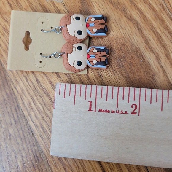 New Gilderoy Lockhart Harry Potter Dangle Earrings - Picture 4 of 5